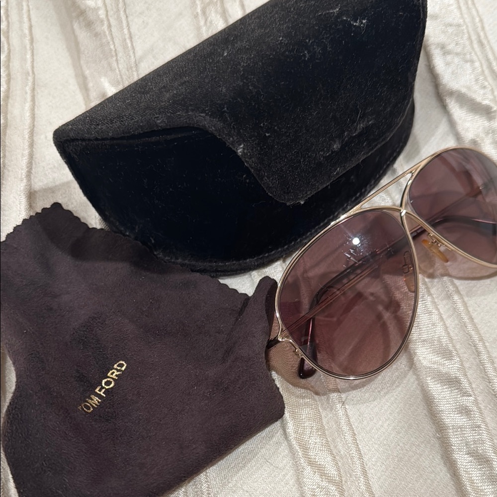 Tom Ford Women's Gold Frame Sunglasses - Picture 2 of 3